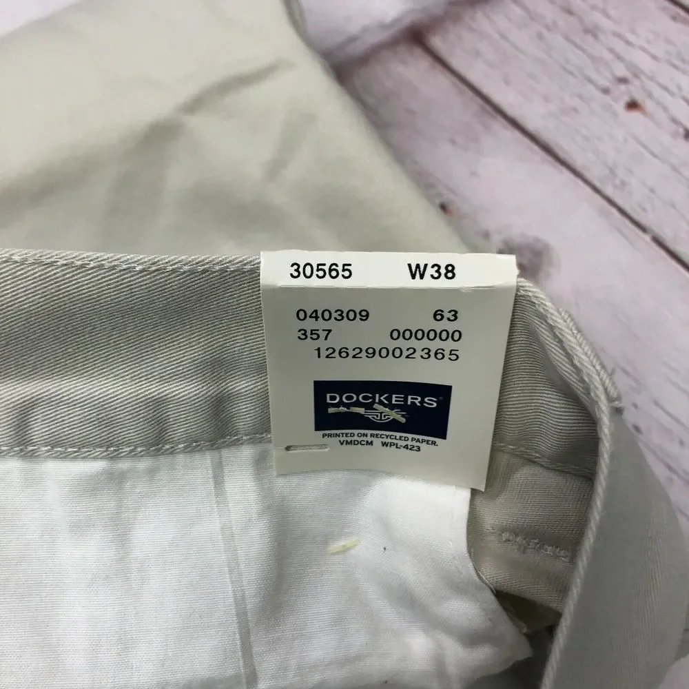 NWT Dockers Men Weathered Gab Pleated Chino Cotton Shorts Size 38 M125 -29